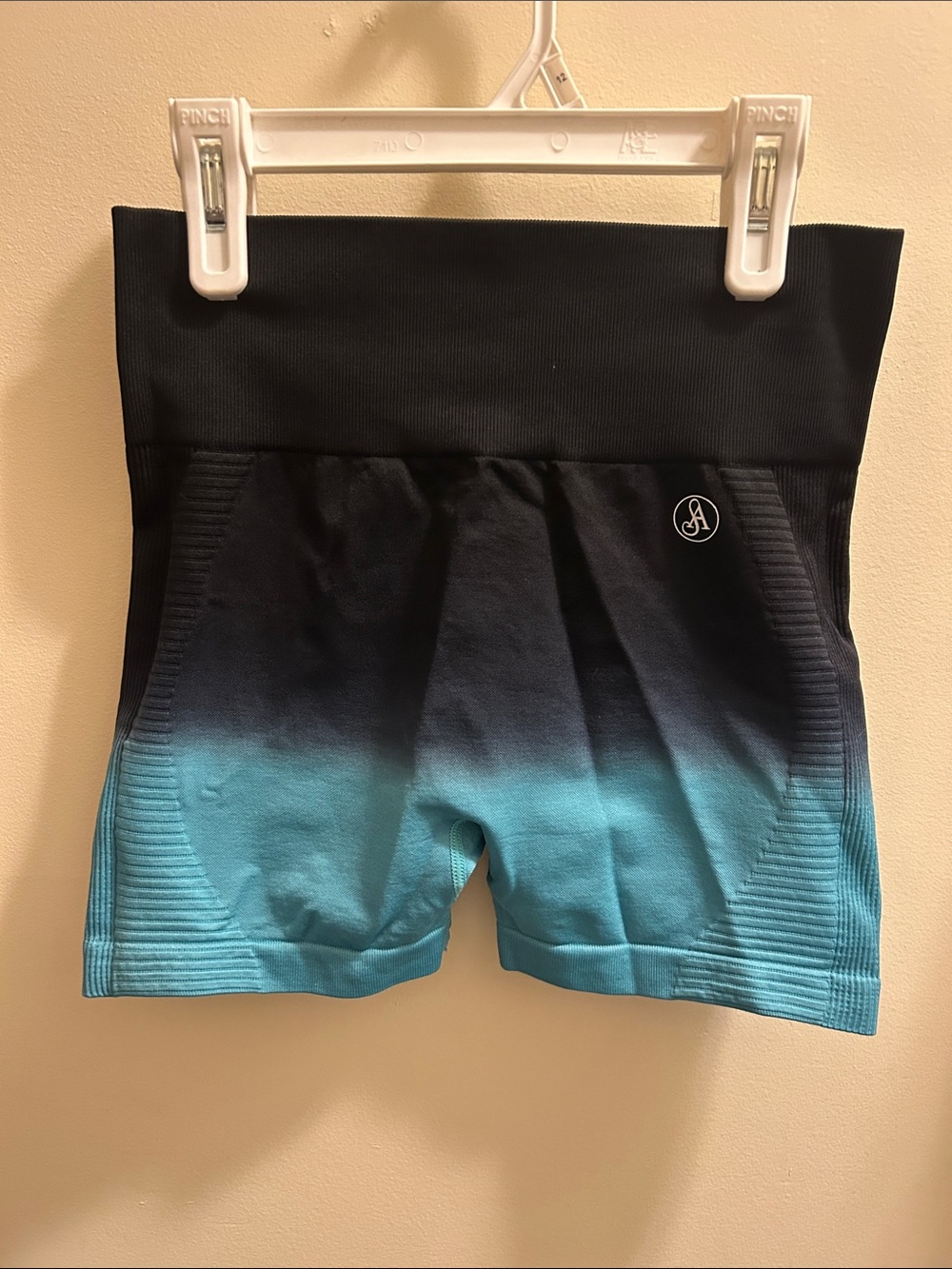 Ombré gym shorts